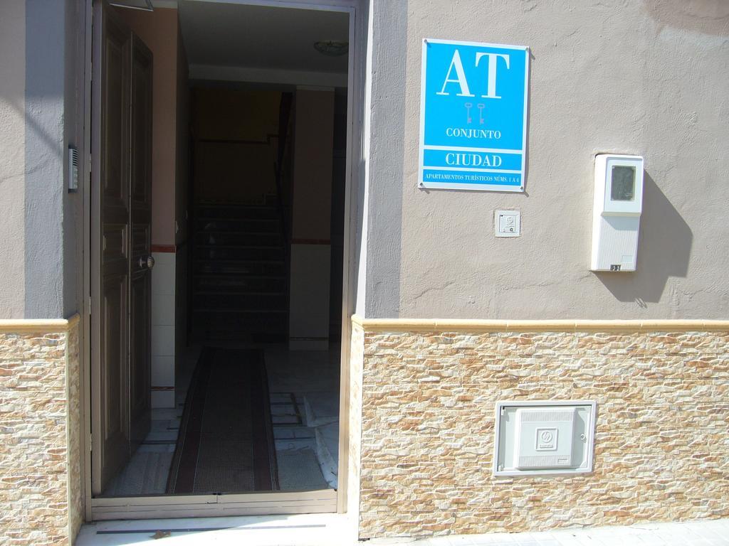 Apartamentos Alamare Sevilla Cameră foto